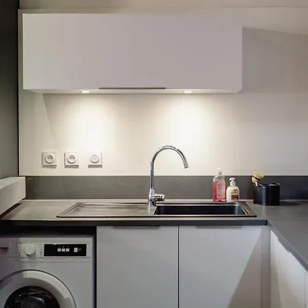 Апартаменты Au Roi Lion, Place Saint Michel Дижон