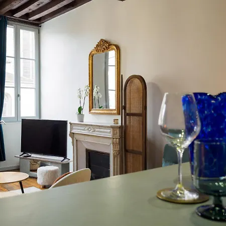 Au Roi Lion, Place Saint Michel