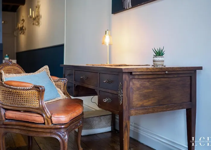 アパート Au Roi Lion, Place Saint Michel ディジョン