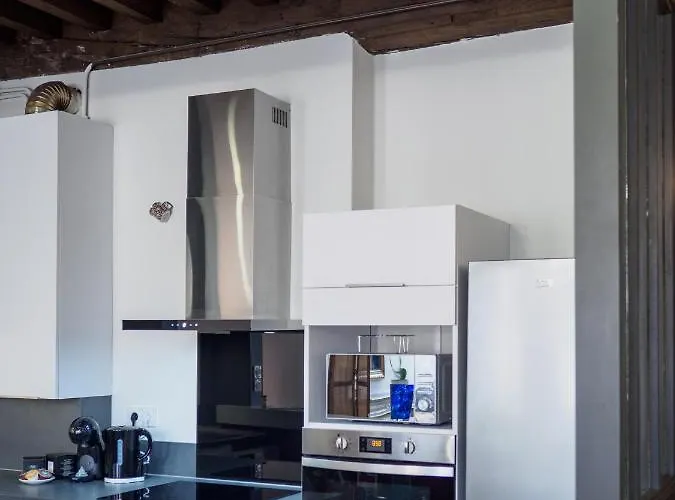 Au Roi Lion, Place Saint Michel Dijon